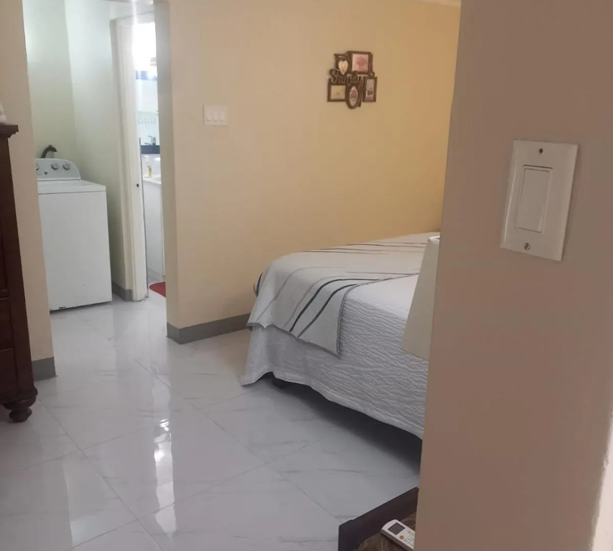 Finest Accommodation Russell Heights Apt #A Kingston